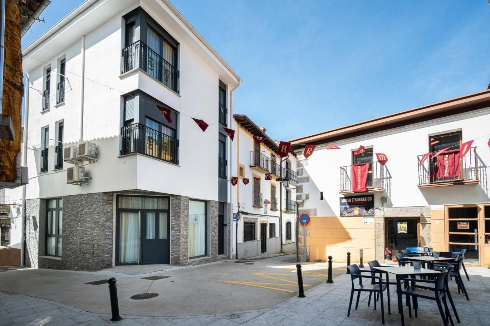Apartamentos La Plazuela באניוס דה מונטמאיור מראה חיצוני תמונה